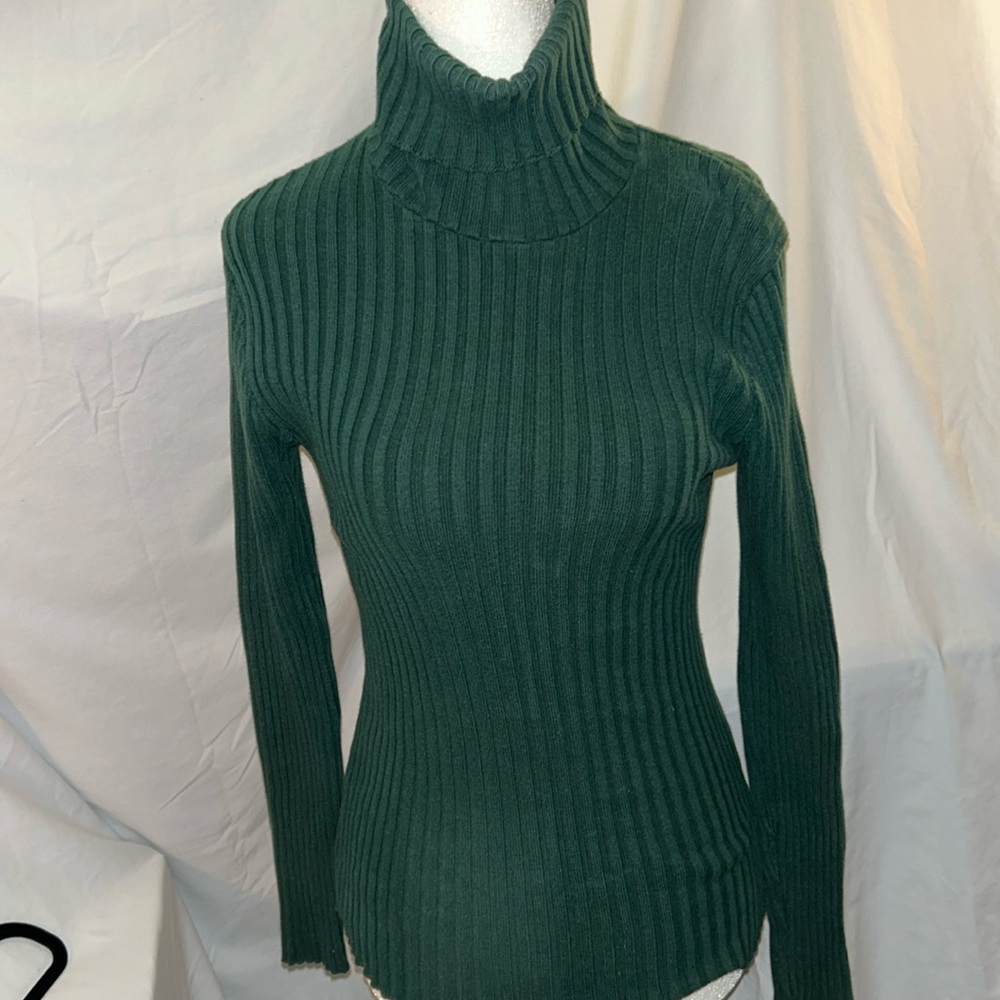 Long sleeve ribbed turtleneck by Erik Stewart small